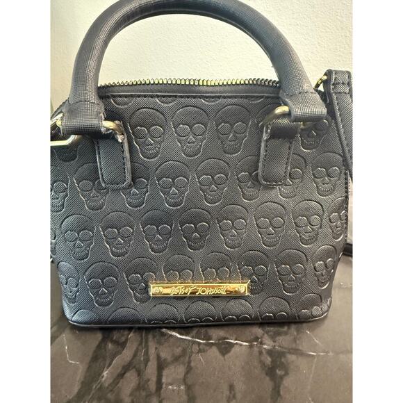 Betsey Johnson Black Skull Embossed Satchel & Crossbody Bag Set - Picture 6 of 9
